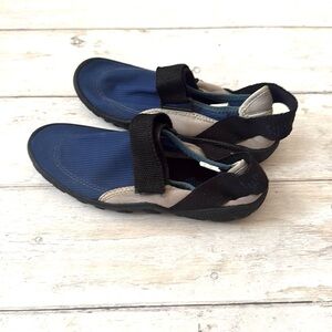 Boys Size 1 Bog Kids Blue Water Socks Waterproof Shoes Hard Sole Surf Moc Brand